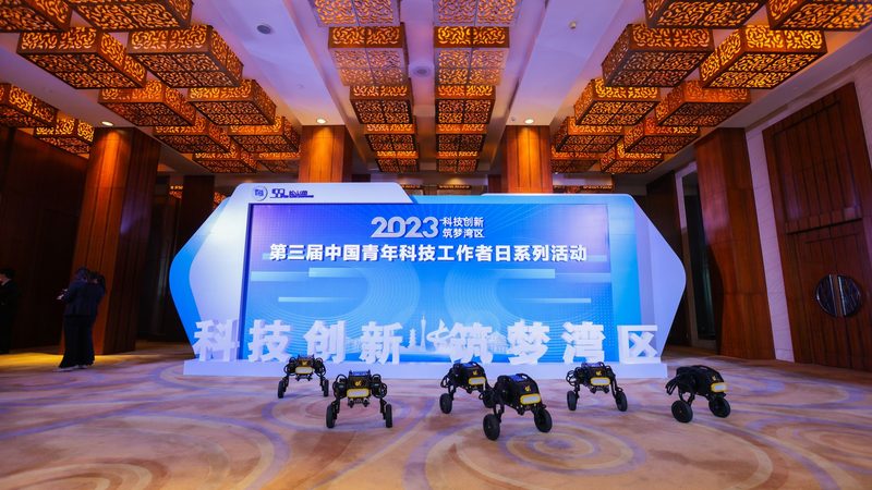 数据中台技术架构迁移：迈向高效与稳定的必经之路**
